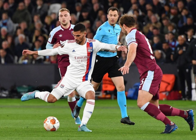  洛里昂后卫红牌争议，裁判组承认误判  